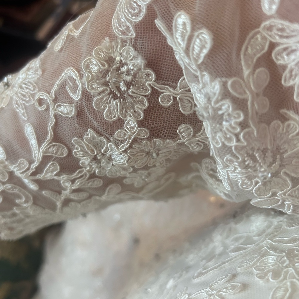 Alfred Angelo Wedding dress size 16 NWT - Picture 14 of 17